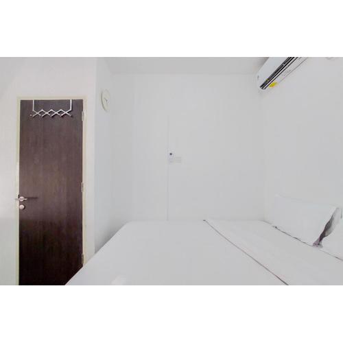 Comfort and Cozy Style 1BR at Serpong Garden Apartment By Travelio