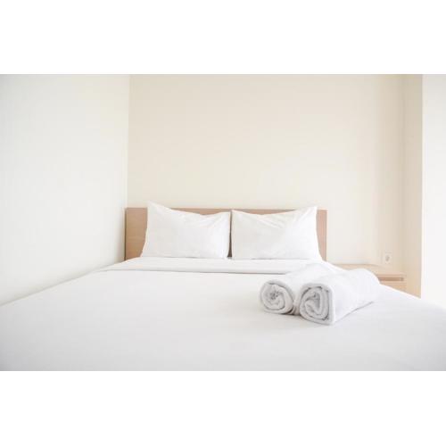 Comfort and Minimalist Studio Menteng Park Apartment By Travelio