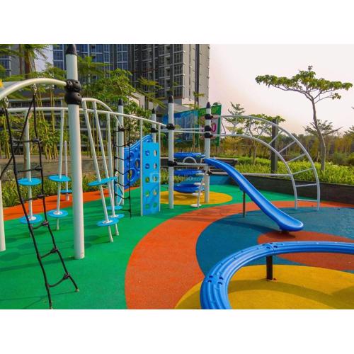 Comfort and Modern Look 1BR Gold Coast Apartment By Travelio