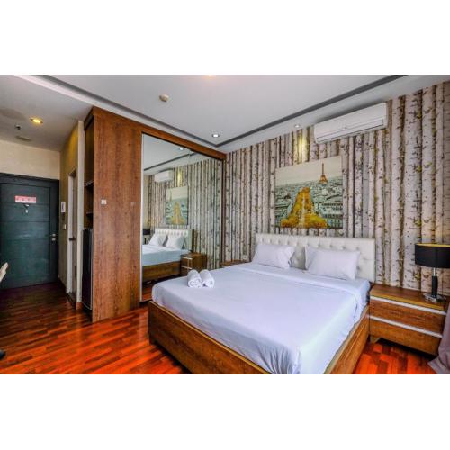 Comfort and Modern Look Studio Apartment at Ambassade Kuningan By Travelio