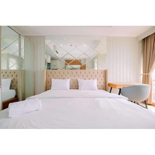 Comfort and Modern Look Studio Menteng Park Apartment By Travelio