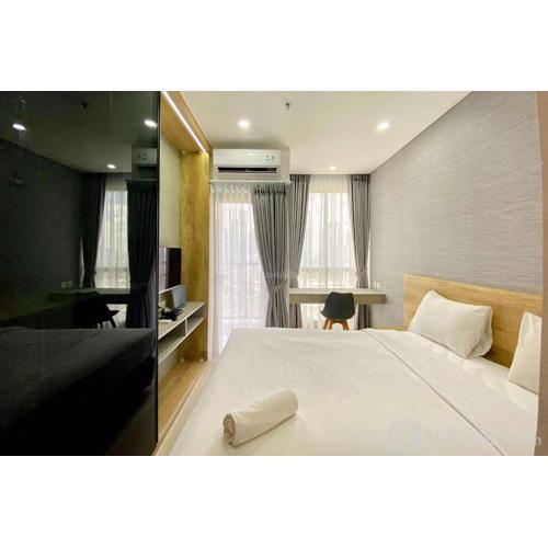 Comfort and Modern Look Studio Room Ciputra World 2 Apartment By Travelio