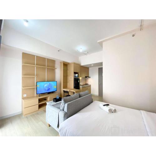 Comfort and Simply Design Studio at Vasanta Innopark Apartment By Travelio