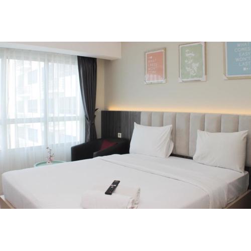Comfort and Simply Studio Springlake Summarecon Bekasi Apartment By Travelio