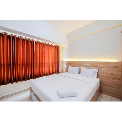 Comfort and Strategic Studio at Springlake Summarecon Bekasi Apartment By Travelio