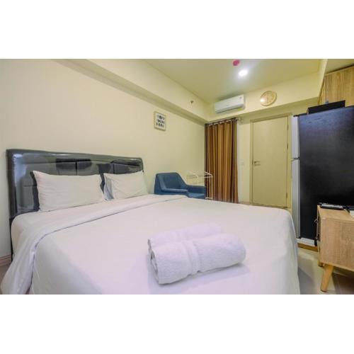 Comfort and Strategic Studio Meikarta Apartment By Travelio