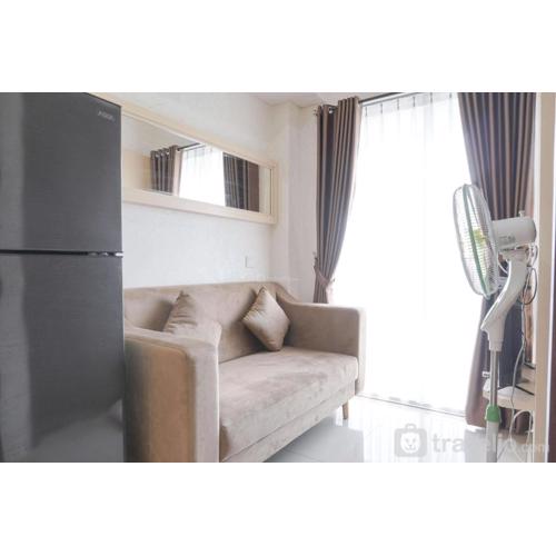 Comfort and Warm 2BR at Parkland Avenue Apartment By Travelio