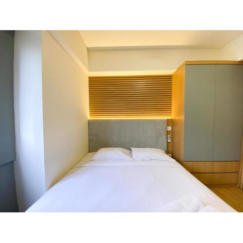 Comfort Living and Warm 3BR at Meikarta Apartment By Travelio