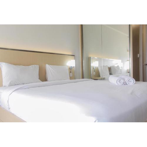 Comfort Minimalist Studio at Parkland Avenue Apartment By Travelio