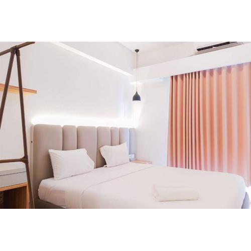 Comfort Stay 2BR at Sky House BSD Apartment near AEON By Travelio