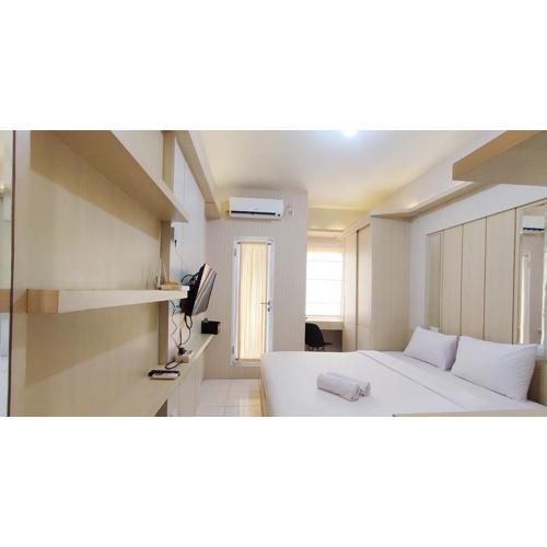 Comfort Studio at Candiland Apartment By Travelio