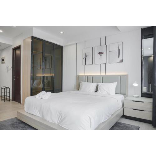 Comfort Studio at Daan Mogot City Apartment By Travelio