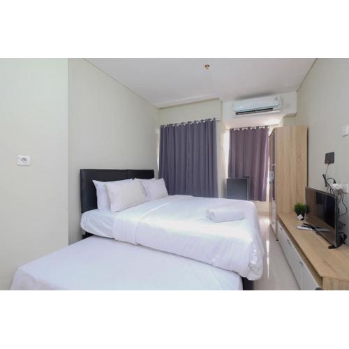 Comfort Studio For 4 Pax at Nifarro Park Apartment By Travelio