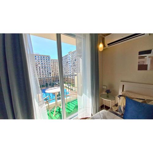 Comfort & Style Studio Pool view with Balcony