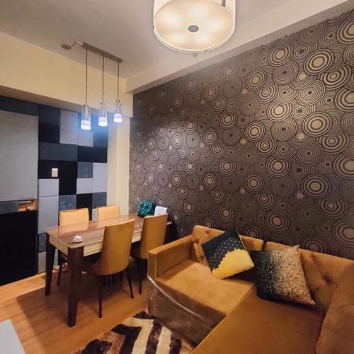 Comfort zone's staycation Trees Residences near SM Fairview T5-645