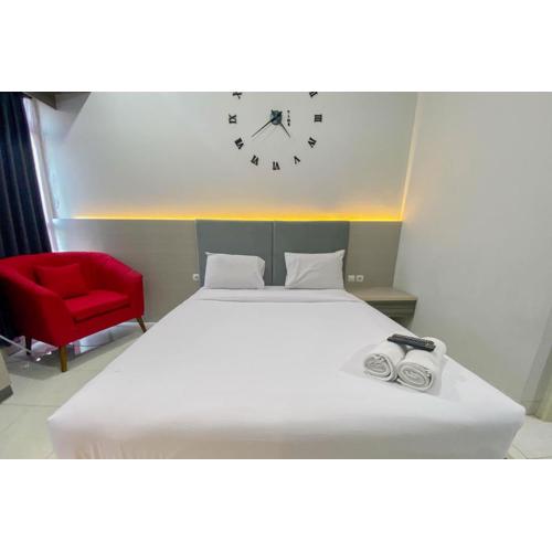 Comfortable 1BR without Living Room at Amartha View Apartment By Travelio