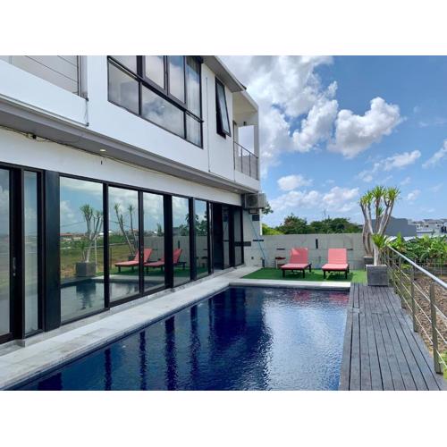 Comfortable 4 bedroom Villa in Kerobokan by Nami Bali