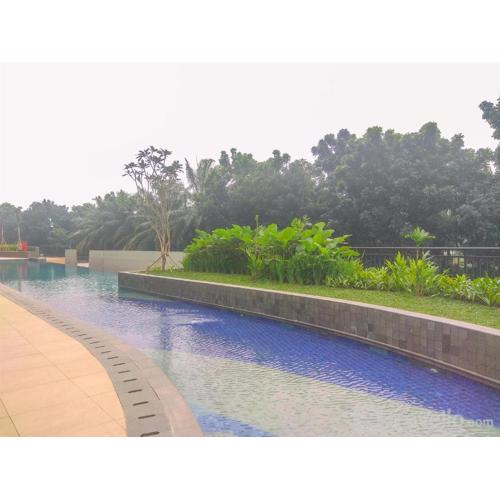 Comfortable and Cozy Studio Room at Transpark Cibubur Apartment By Travelio