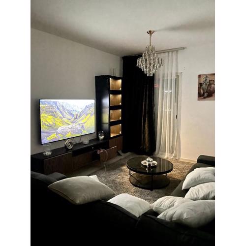 Comfortable Apartment Bedroom And Spacious Living Room Family and Couple