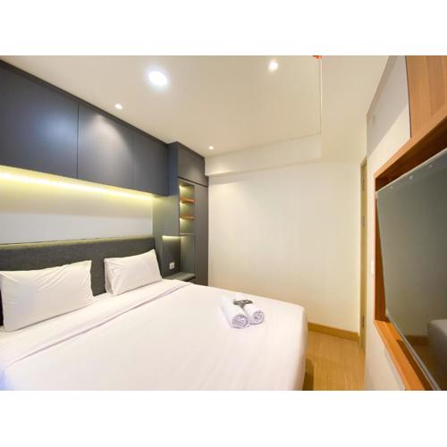 Comfortable Design 2BR with Working Space Apartment at Meikarta By Travelio