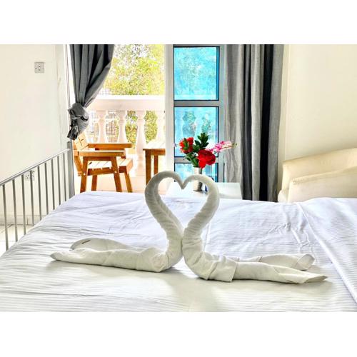 Comfortable Private Rooms in Compound Housing