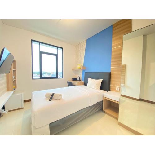 Comfortable Studio Semi Apartment at The Lodge Paskal near BINUS University By Travelio