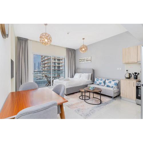 Comfortable Studio Stay with City Views