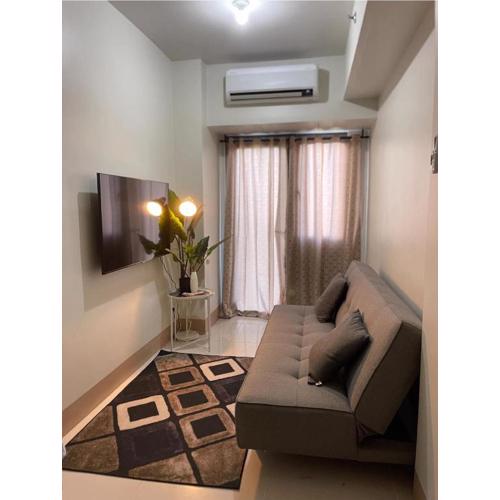 comfy 1 bedroom family condo