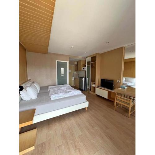 Comfy 1BD condo 200m from the beach