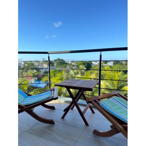 Comfy 2-Bedroom Apt, 10mins Walk to Beach - GBHC5