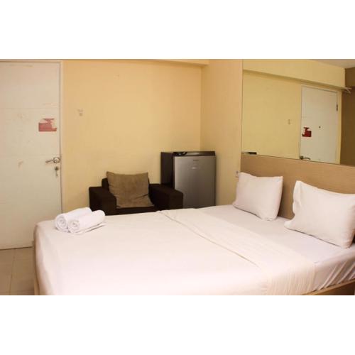 Comfy and Best Location Studio Room at Bassura City Apartment By Travelio