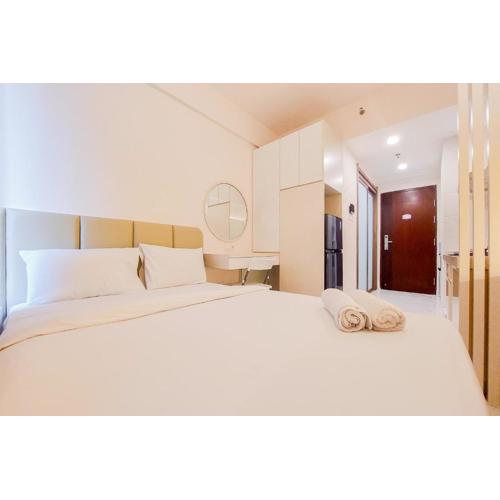 Comfy and Fancy Studio Apartment at Sky House BSD By Travelio