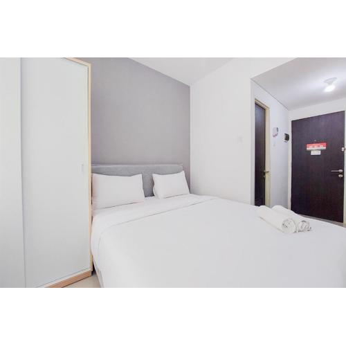 Comfy and Minimalist Studio at Serpong Garden Apartment By Travelio