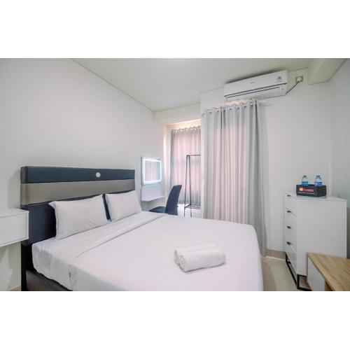 Comfy and Modern Studio Transpark Cibubur Apartment By Travelio