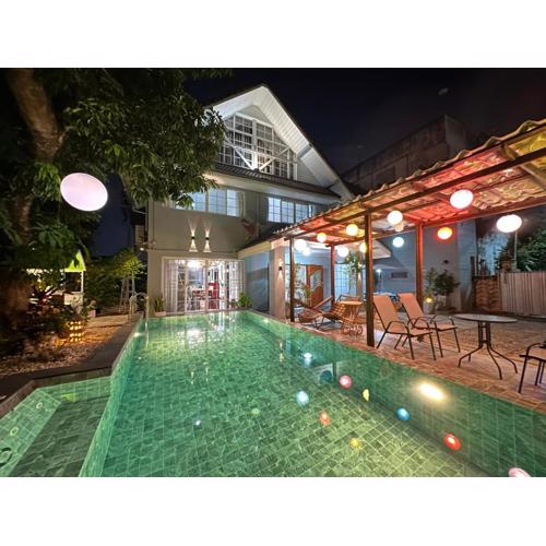 Comfy Boutique House