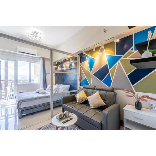 Comfy City Studio with Balcony and Sunsets