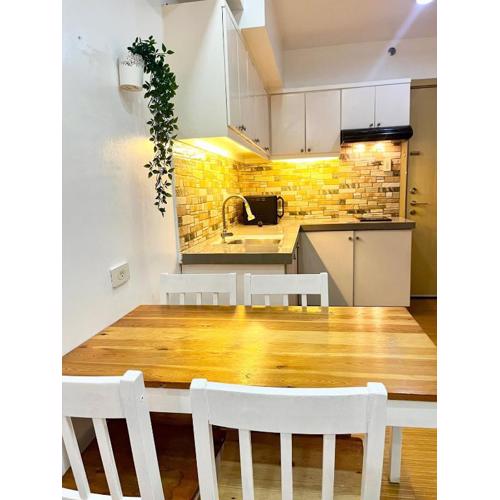 Comfy Condo near BGC, Makati and Naia