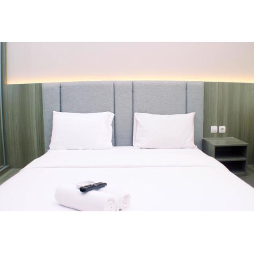 Comfy Studio Apartment at Gateway Park LRT City Jatibening By Travelio