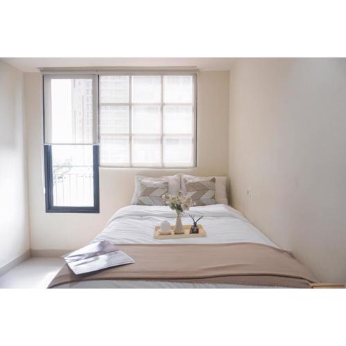 Comfy Studio at 2nd Floor Evenciio Margonda Apartment By Travelio