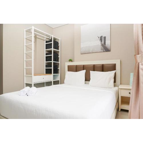 Comfy Studio Ciputra International Apartment By Travelio