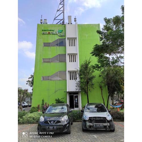 Comfy Studio Emerald Hills