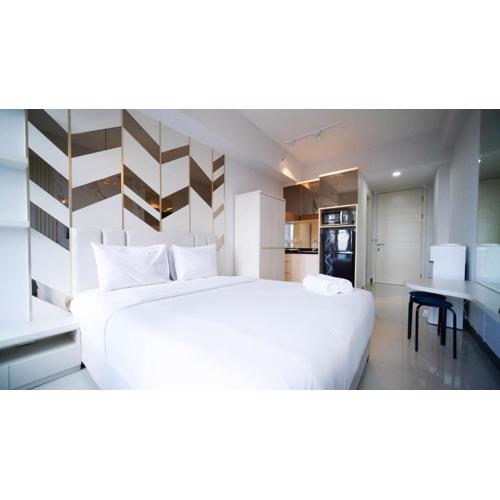 Comfy Studio (No Kitchen) Apartment at Benson Supermall Mansion By Travelio