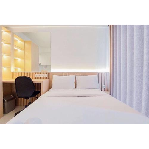 Comfy Studio Room at 31st Floor Sky House BSD Apartment By Travelio