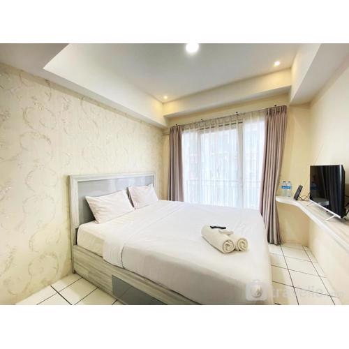 Comfy Studio Room at Grand Asia Afrika Apartment By Travelio