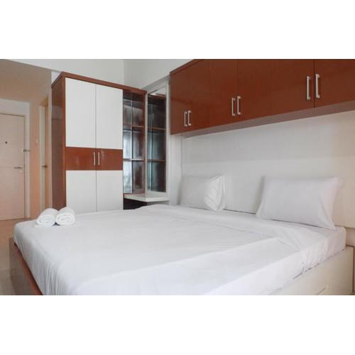 Compact and Cozy Studio Apartment at Orchard Supermall Mansion By Travelio