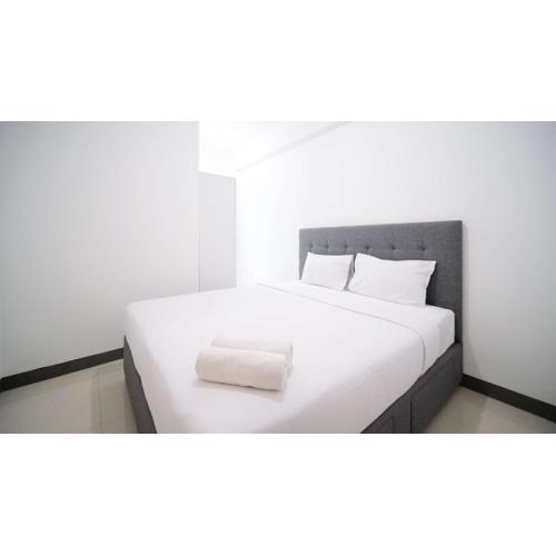 Compact and Homey 2BR at Benson Supermall Mansion Apartment By Travelio