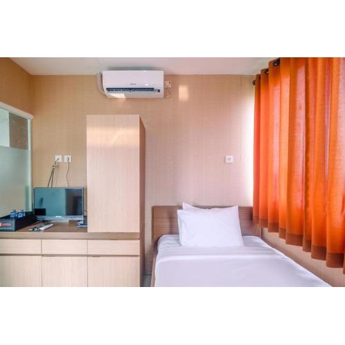 Compact and Simple Studio Apartment at Saladdin Mansion By Travelio