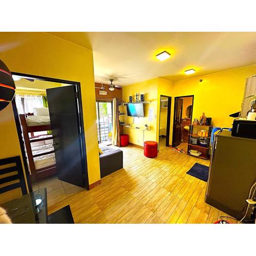 Condo 2Bedroom near Session with Free Own Parking