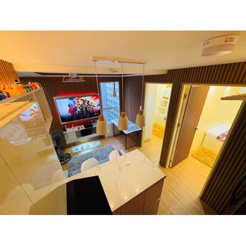 Condo Ferdge's Staycation