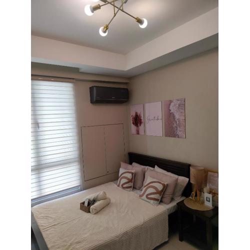 Condo in Mandaluyong City with Free Wifi and Netflix